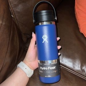 Dark Blue 20oz Hydro Flask w/ flex sip lid